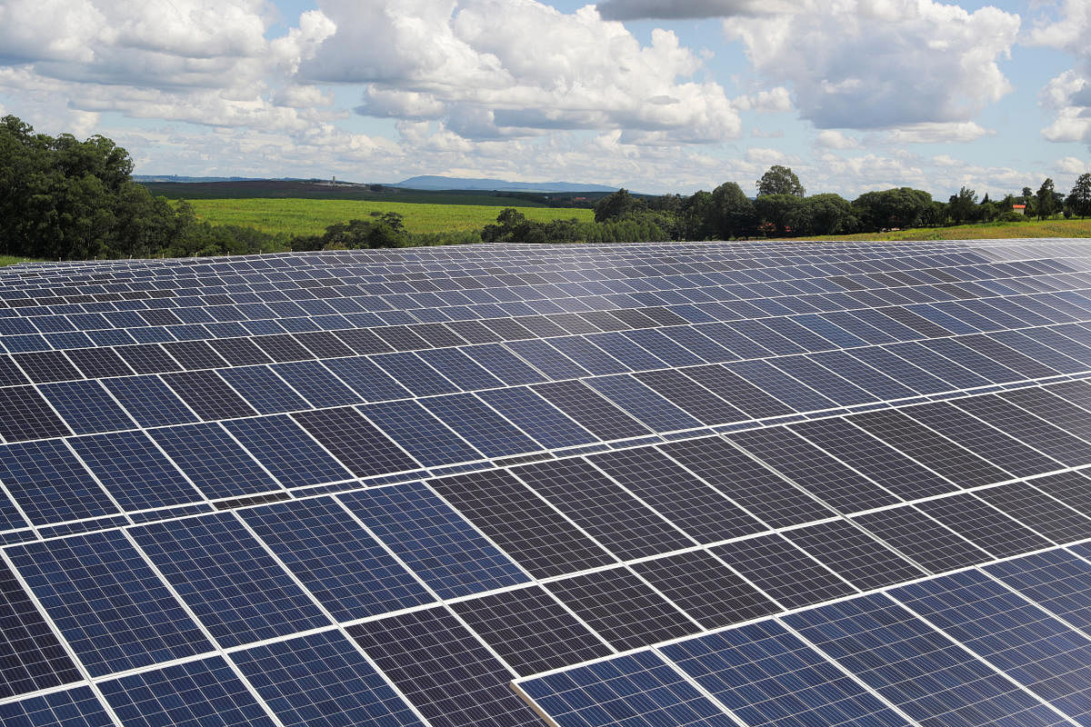 A photovoltaic solar panel farm (Reuters Photo)