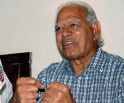 A file photo of wrestler-actor Dara Singh who passed away at his home in Mumbai on Thursday after a prolonged illness. PTI