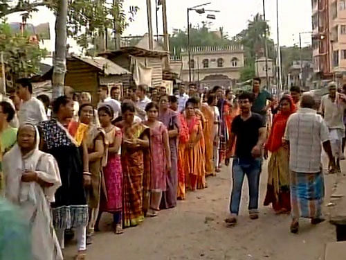 People wait in long queues to cast their votes in 4th phase of #WestBengal assembly election. Courtesy: ANI