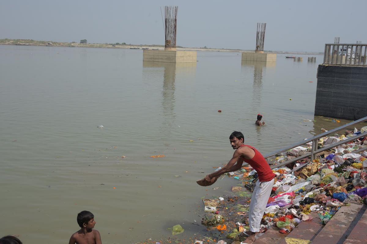 Govt allocated Rs 20,000 cr for cleaning Ganga in last 5 years. (DH Photo)