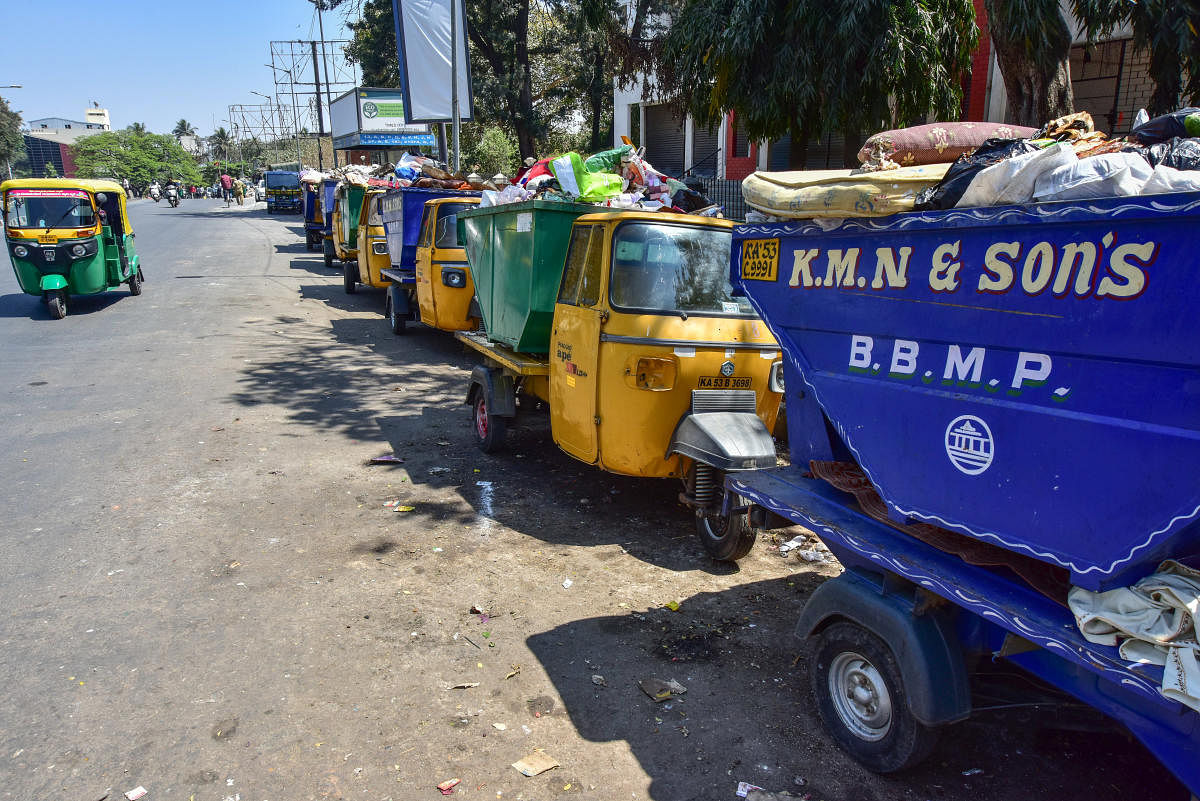 BBMP garbage collector vehicle (DH Photo)