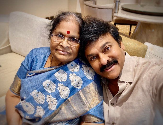 Chiranjeevi with his mother. (Credit: Twitter/@KChiruTweets)