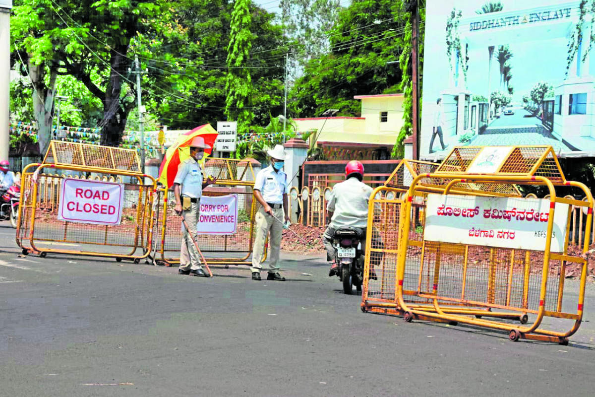 The movement of vehicles was banned at Krishnadevaraya Circle in Belagavi. DH File Photo