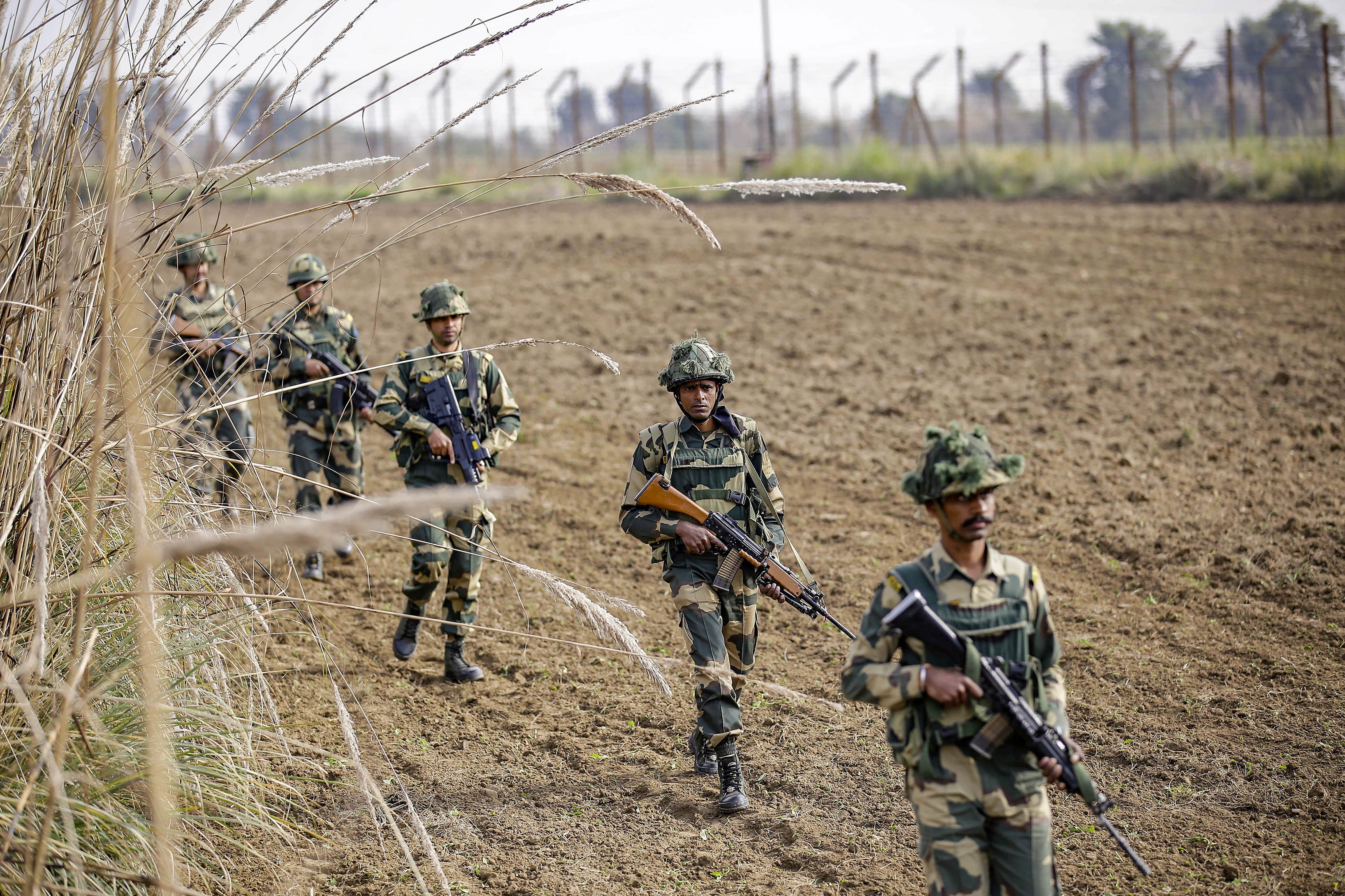 The Foreign Office claimed that due to the “indiscriminate and unprovoked firing" by the Indian forces in Rakhchikri sector on Tuesday, two women sustained serious injuries. (Credit: PTI Photo)