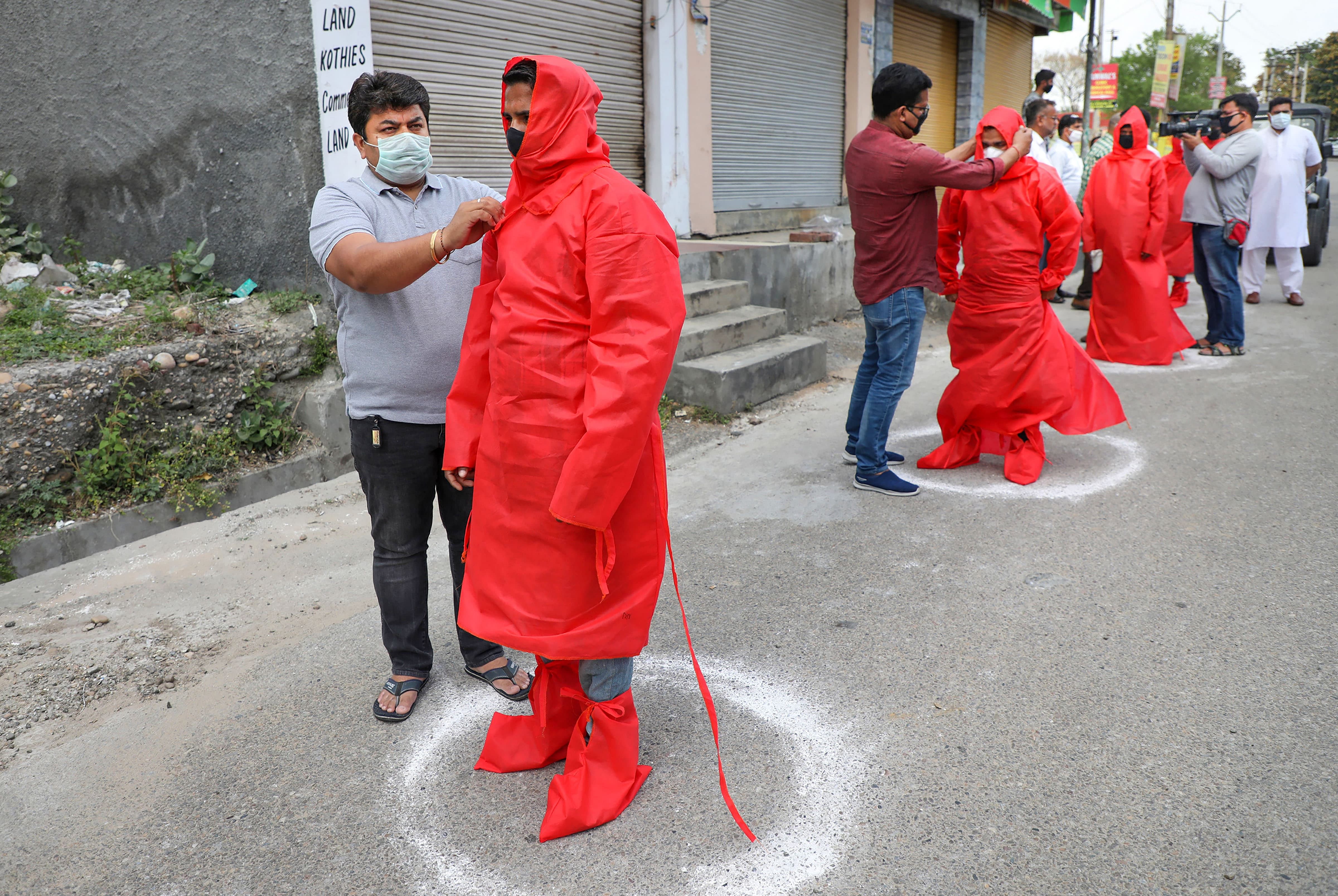 Eight persons -- seven in Kashmir and one in Udhampur district of Jammu -- died due to the disease, while over 550 others were tested positive.  (Credit: PTI Photo)