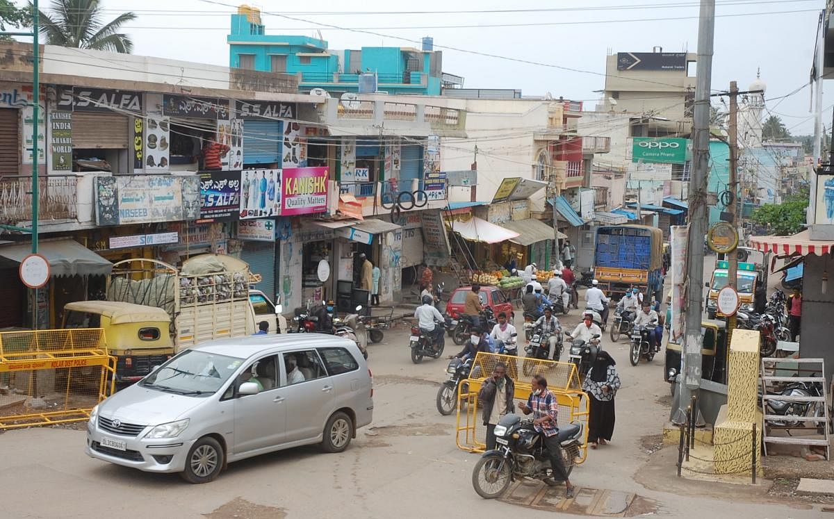 There was heavy congestion at the premier commercial zone M G Road in Kolar on Thursday.