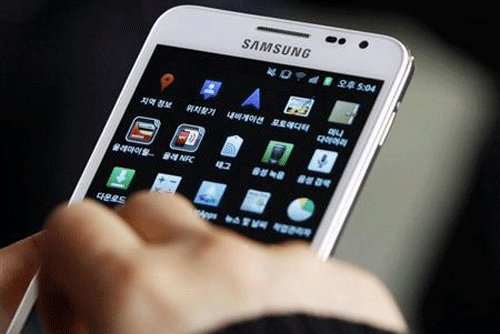 Electronics major Samsung today launched its 'Stay New' ownership plan for its flagship Galaxy devices, which will offer consumers 18-month EMI scheme as well as an option to upgrade to newer models. Reuters File Photo.