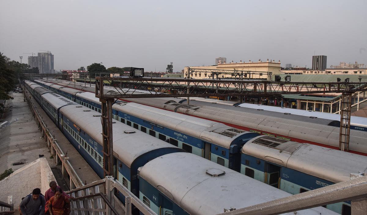 Decongesting the Krantivira Sangolli Rayanna railway station is crucial to building a viable suburban train network for the city. DH FILE PHOTO