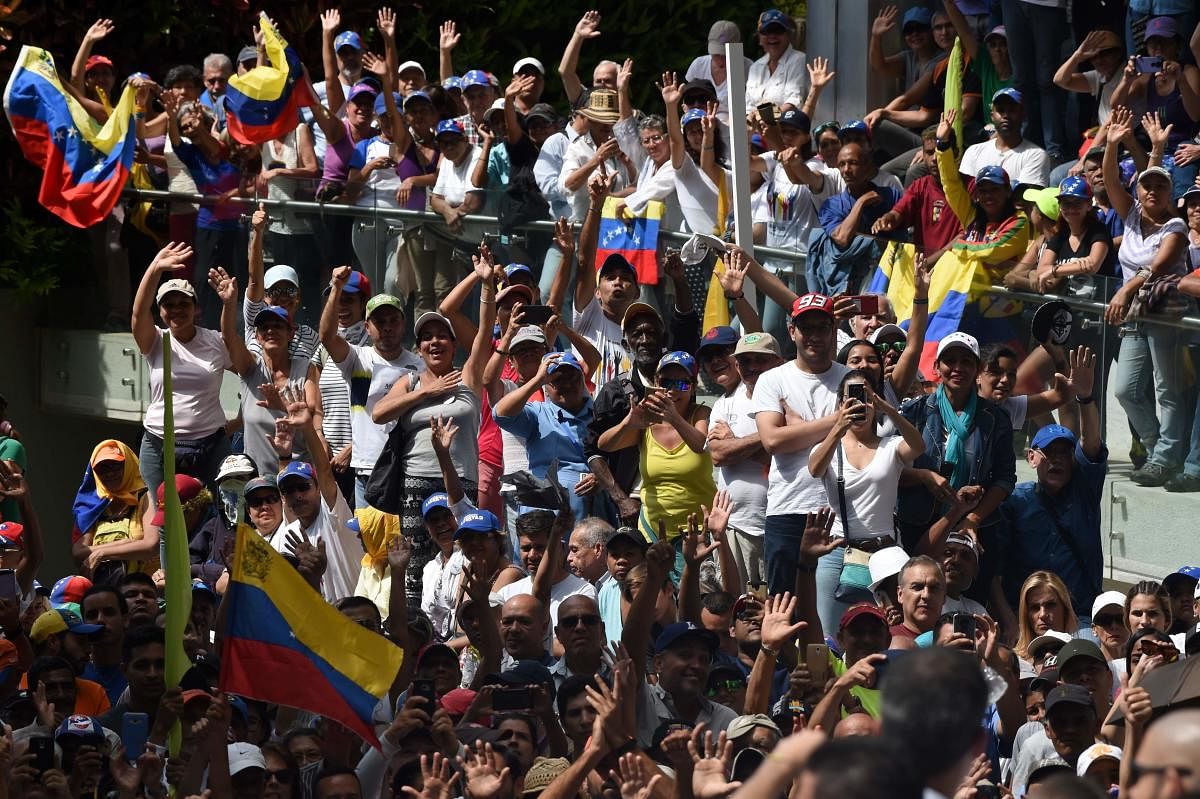 Supporters of Venezuelan opposition leader. (AFP Photo)