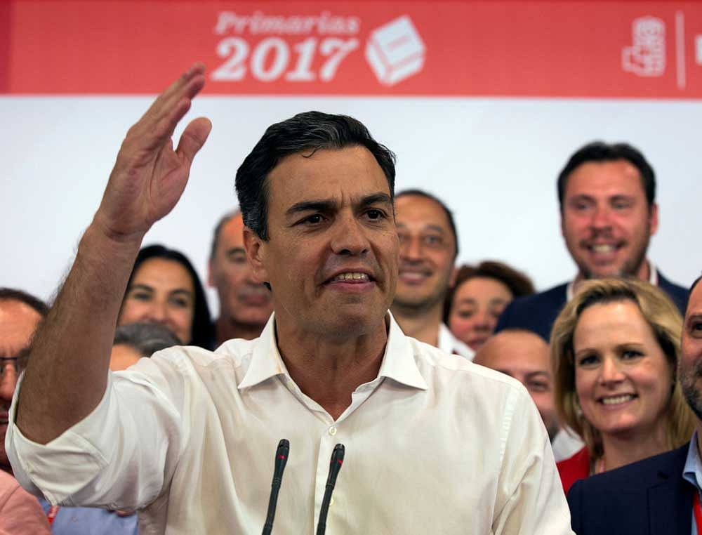 Socialists' Pedro Sanchez gestures after after being elected as the party's leader in Madrid, Spain, May 21, 2017. REUTERS