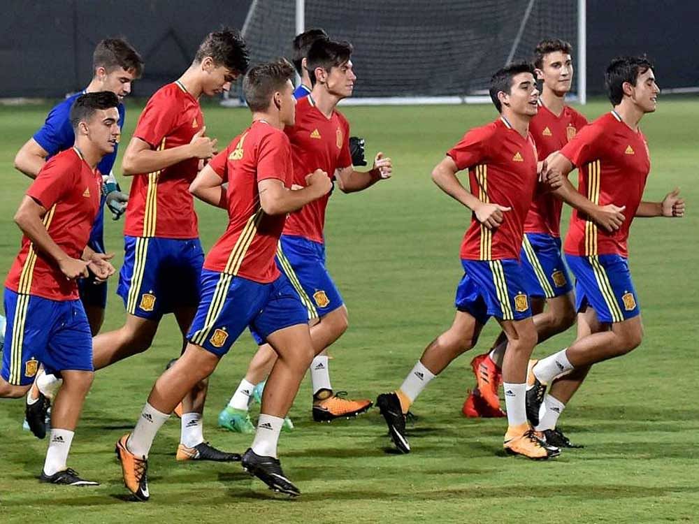 RARING TO GO: Spain players during a practice session ahead of the FIFA U-17 World Cup 2017 fnal against England in Kolkata on Friday. Both sides will be vying to win the tournament for the first time. PTI