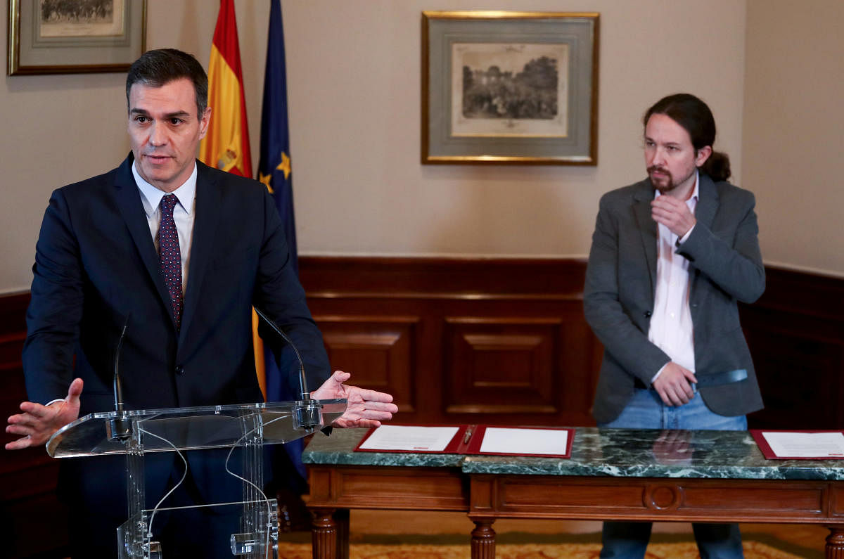 Spain's acting PM Sanchez and Unidas Podemos leader Pablo Iglesias meet in Madrid (Reuters Photo)