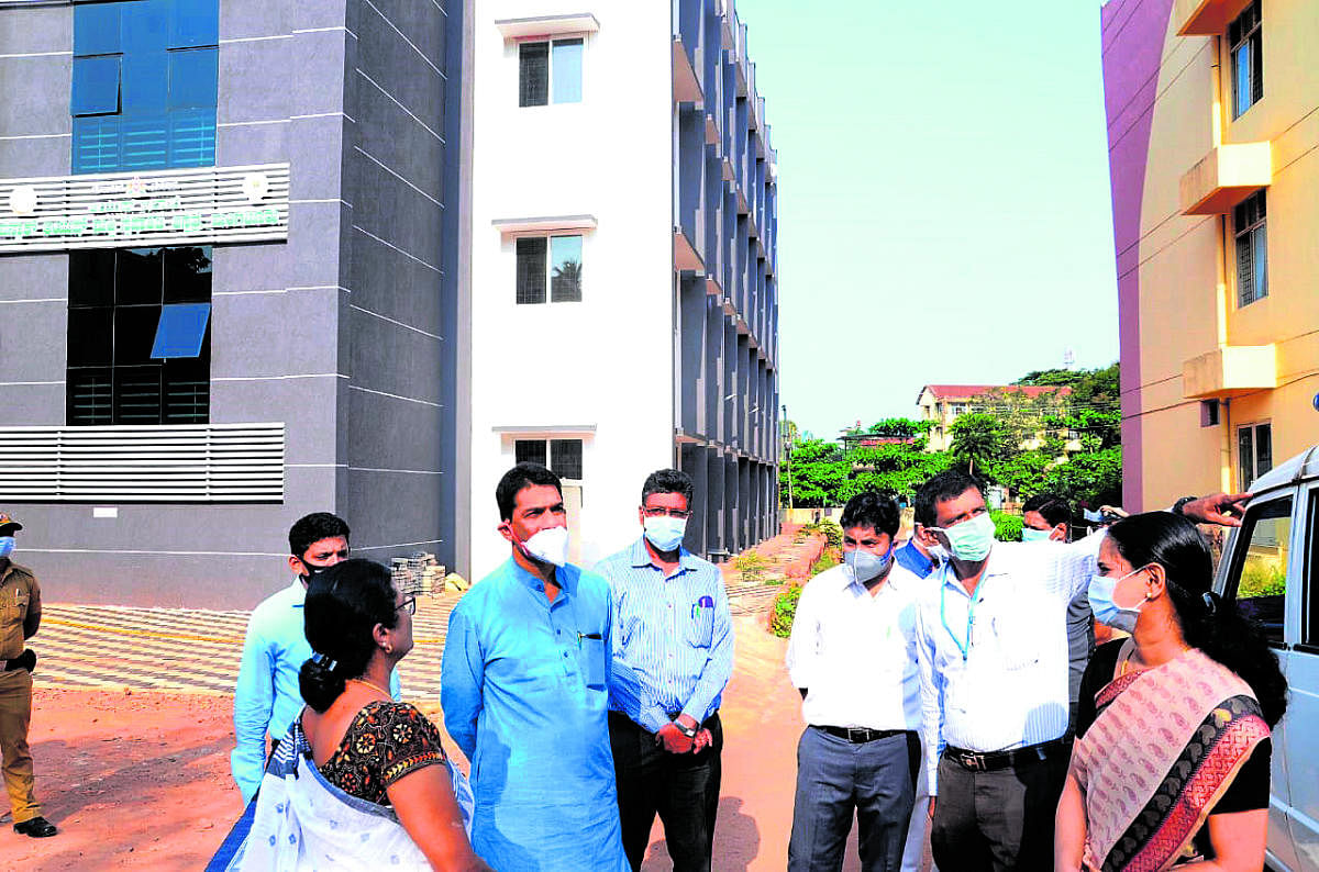Dakshina Kannada MP Nalin Kumar Kateel, along with Deputy Commissioner Sindhu B Rupesh, inspects facilities at District Wenlock Hospital in Mangaluru on Tuesday.