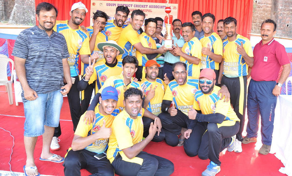 Padmalaya Star team from Pune won Silver Cricket League 2018.