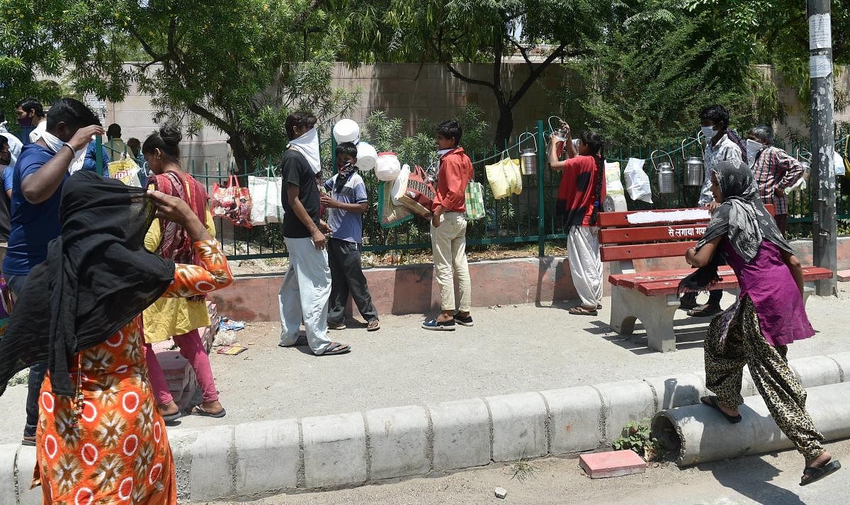 Migrant labourers in Delhi (PTI Photo)