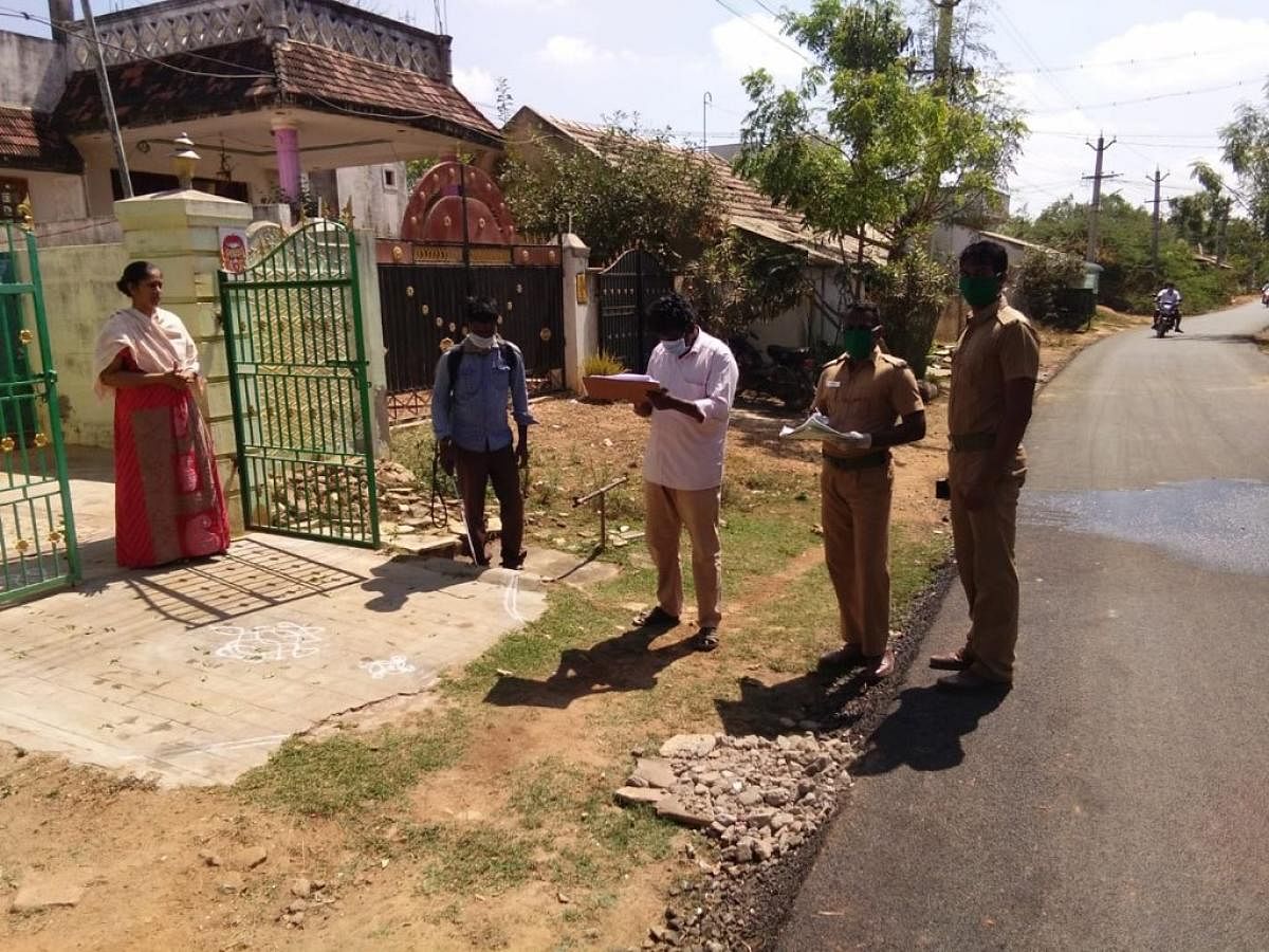 Households being screened in Tamil Nadu (DH Photo)