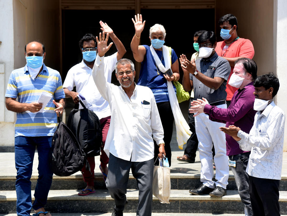 People quarantined at Saptagiri Hospital in Bengaluru were discharged on Sunday. DH Photo
