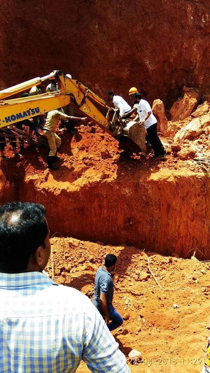 The construction site in Puttur where two workers died on Tuesday. DH photo.