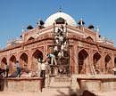 Hard toil: Restoring the  glory of the Humayuns Tomb. PHOTOS BY AUTHOR