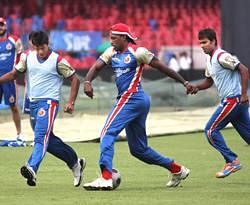 :Royal Challengers Bangalore's players during a practice session in Bangalore on Thursday. PTI Photo
