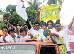 The members of Boys Zone dance troupe being taken arond the city in an open jeep after they won the Rs 51 lakh prize money in Seven Up Dance for Me held at Chennai.