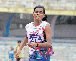 smooth sailing: Keralas Jessy Joseph en route to the gold in the 800M in the National Youth Championships. dh photo