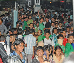 North East people are leaving city is continued on the third day at city railway station in Bangalore. DH Photo