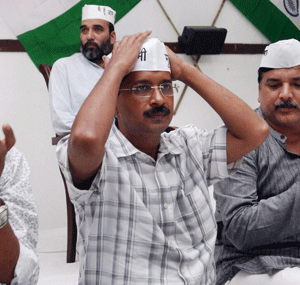 Kejriwal to challenge Dikshit in Delhi elections