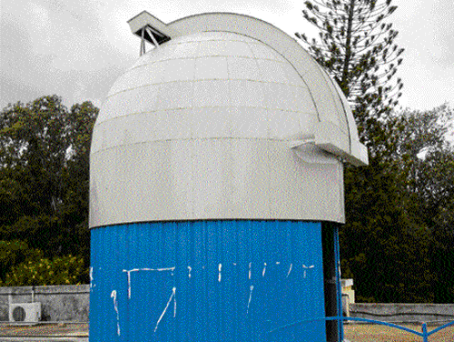 all set:  A small observatory has been set up to make skywatching a pleasant  experience even for the unitiated. (photo by author)