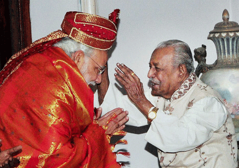 Gujarat CM Narendra Modi being greeted by Maharaja of Travancore Uthradam Tirunal Marthanda Varma at his palace in Thiruvananthapuram. PTI file photo