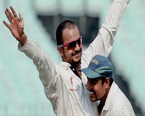 Veteran left-arm spinner Murali Kartik today retired from competitive cricket having played eight Tests and 37 ODIs for India between 1999 and 2007 taking 24 and 37 wickets respectively.  PTI file photo