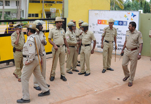 Lack of coordination among senior police officers and proper guidance to subordinates are said to be the reasons for the City police bungling the investigation into the rape of a six-year-old girl at Vibgyor High school in Marathalli.  DH photo