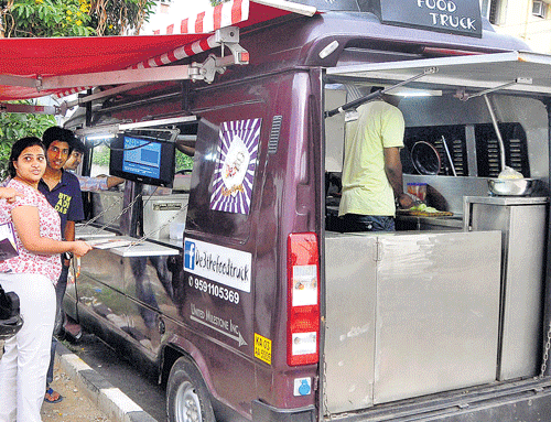 A viewof the food truck. DH PHOTO BY JANARDHAN BK