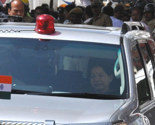 Tamil Nadu Chief Minister Jayalalithaa arrives in Bangalore  to appear before special court at Parappana Agrahara prison complex on Saturday morning. DH photo