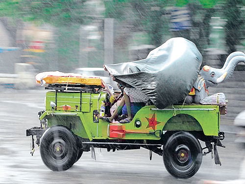 Vehicles move at snail's pace