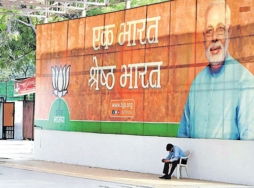 SORRY FACE: BJP office wears a deserted look following the party's defeat in Bihar Assembly polls, in New Delhi on Sunday. PTI