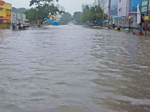 SIDCO, the industrial hub where more than one lakh MSMEs located, wore a deserted look on a week day due to floods. DH&#8200;Photo