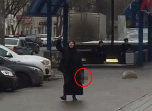 Nanny waving child's severed head detained in Moscow (Video)