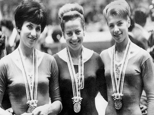 LEGENDARY FIGURES Vera Caslavska, the 1964 Olympic champion in vault, is flanked by Tamara Manina (left) and bronze medalist Larissa Latynina (right) in Tokyo. Caslavka died at the age of 74 last Tuesday. AFP