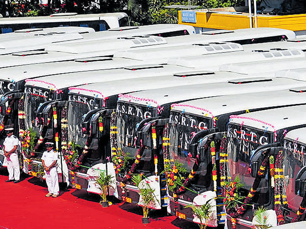 The bio-diesel buses which were inducted into KSRTC's fleet in Bengaluru on Saturday. DH photo