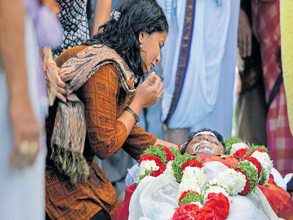 Sunayana Dumala, wife of engineer Srinivas Kuchibhotla, at his funeral in Hyderabad on Tuesday. AFP