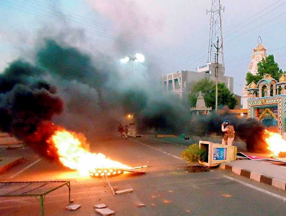 The movement turned violent two days later when five persons died in police firing on June 6 in Mandsaur. One more farmer died on June 8 with villagers alleging that he was beaten up in police custody. Representational Photo. Credit: PTI.