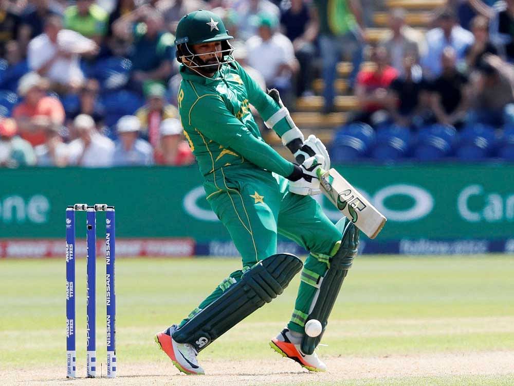 Following Pakistan's victory against England in the semi-final match of the ICC Champions Trophy 2017 that granted them their spot in their first ever finals in the tournament history, several Twitter users including members of the cricket fraternity praised Pakistan's performance on the field.  Photo credit: PTI.