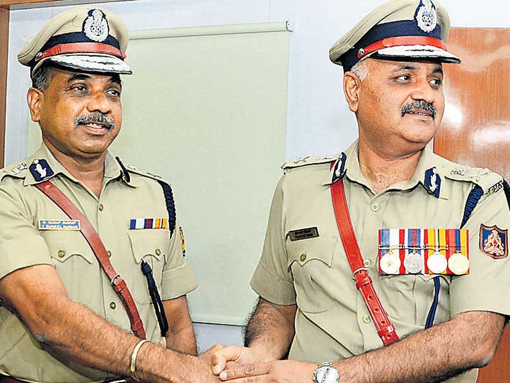 T Suneel Kumar takes office as Bengaluru's newest police commissioner  from predecessor Praveen Sood on Monday. DH Photo
