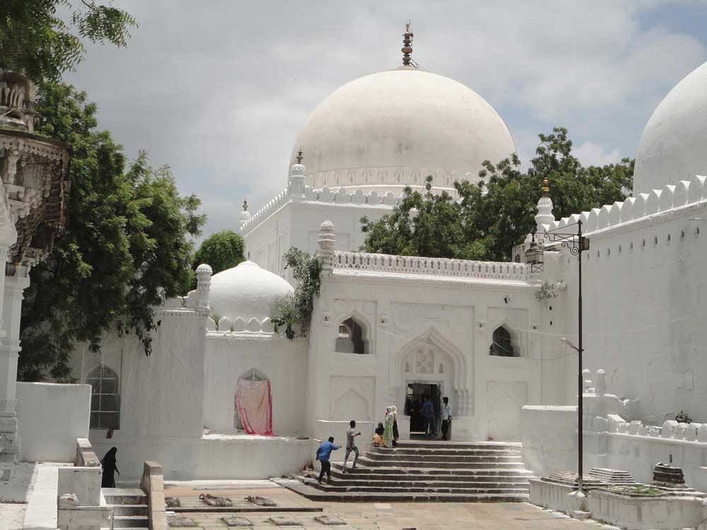 A view of Khwaja Bandanawaz Gesudaraz's tomb in Kalaburagi