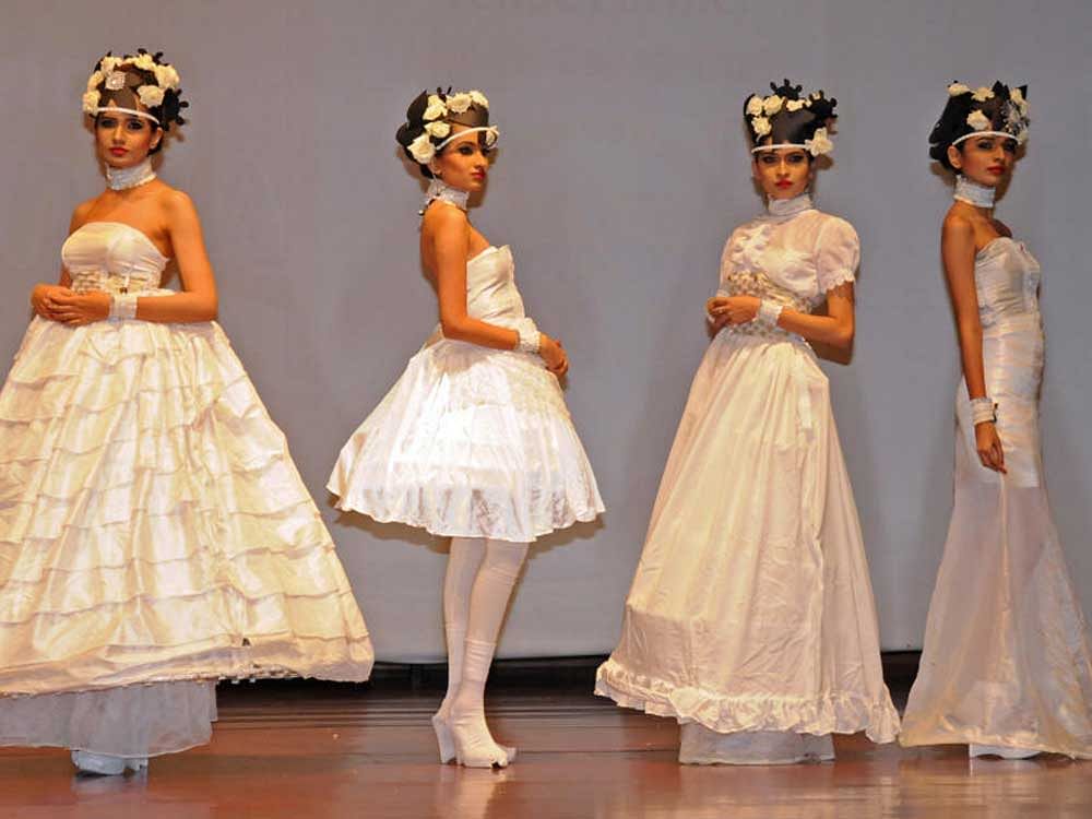 Mount Carmel College students got first place in Metro Life inter college fashion show grand final organised by Deccan Herald at Dayananda Sagar College in Bangalore on Saturday. Photo by S K Dinesh .