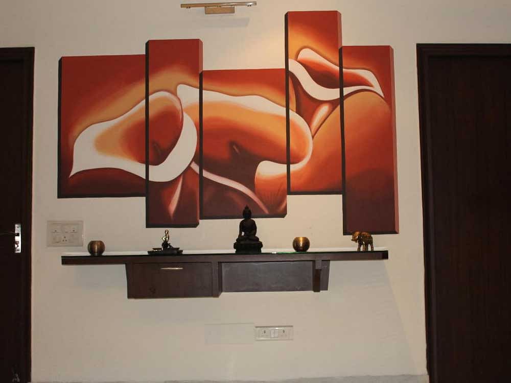 Try and set themes for rooms, and use art to complement the theme.  photo courtesy: art on the wall