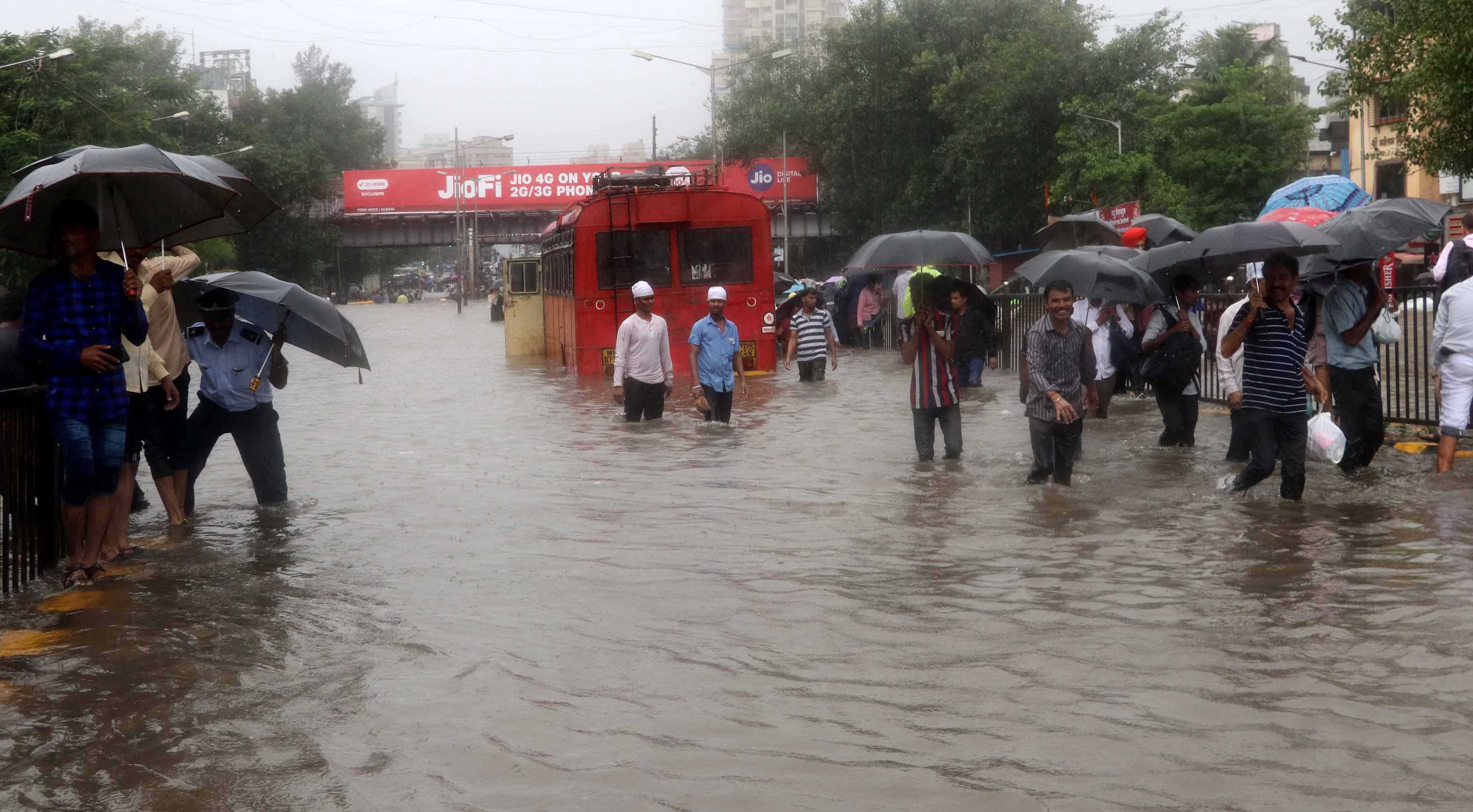 The flooded King's Circle area of central Mumbai on Tuesday as heavy rains lashed the Mumbai city and suburbs. DH Photo