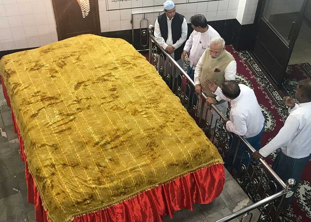 The prime minister also tweeted a picture of himself at the Mughal ruler's grave. Image courtesy: Twitter/ @narendramodi