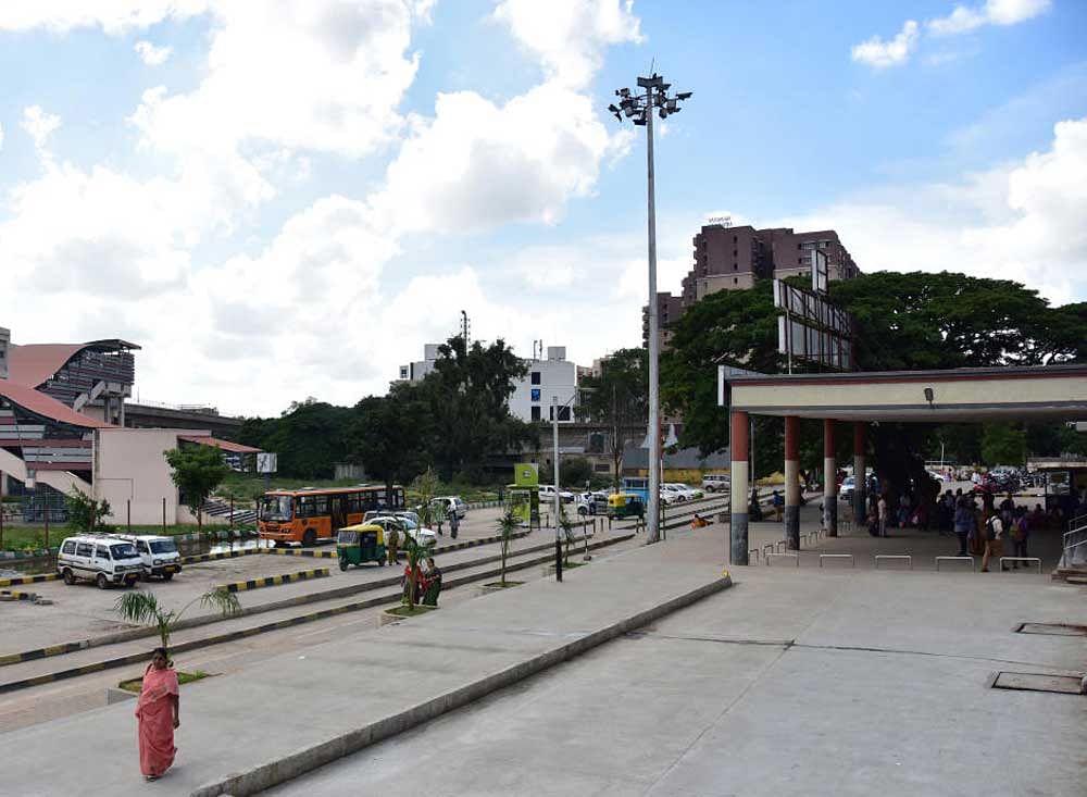 Parking at the 11 railway stations in the city will cost much more than the fee paid at the terminals of BMTC and Namma Metro stations. DH File Photo for representation